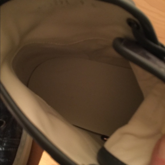 Gucci hi top embossed leather black sneakers 9G - Picture 5 of 7